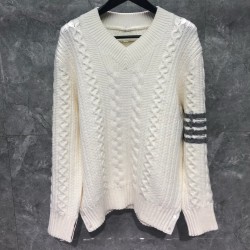 [홍콩명품.THOM BROWNE ] 톰 브라운 2026 남성용 니트풀오버 TB1531 PD 홍콩명품의류,구매대행,온라인명품