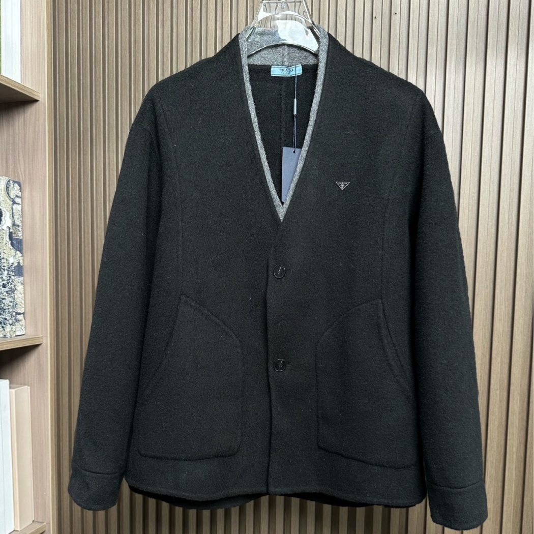 [홍콩명품.PRADA] 프라다 2026 남성용 울 코트 PD2240 PD 홍콩명품의류,구매대행,온라인명품