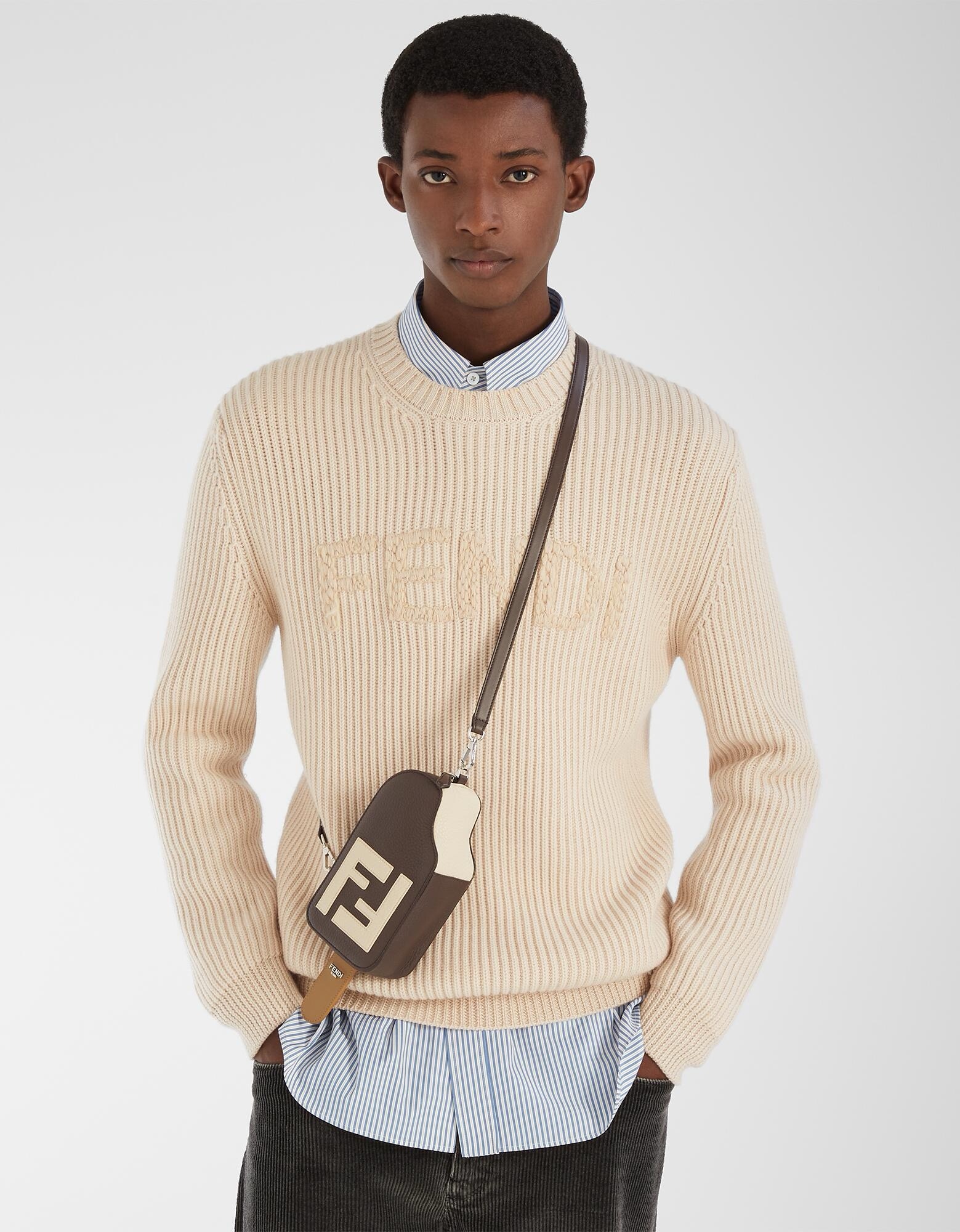 [홍콩명품,FENDI] 펜디 2026 남성용 니트 풀오버 FD890 PD 홍콩명품의류,구매대행,온라인명품